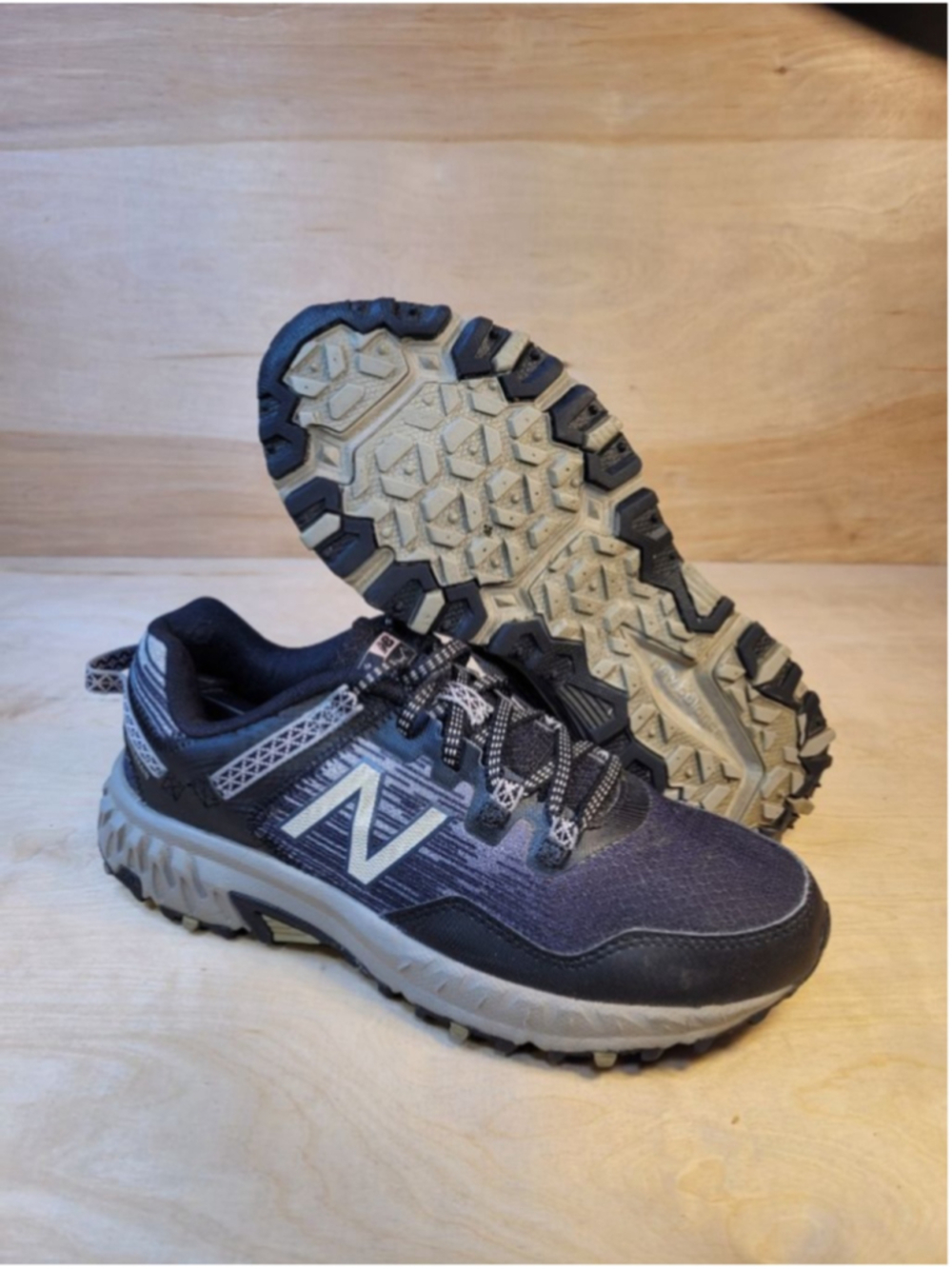 New Balance 410 V6 Trail Running Athletic Womens Size 7.5 Shoes - Picture 10 of 12